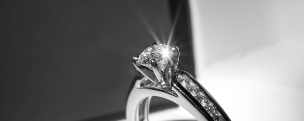 Things you need to consider before buying your engagement rings