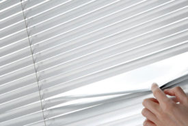 4 effective tips to clean your window blinds