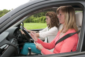 4 things to consider while choosing a driving course