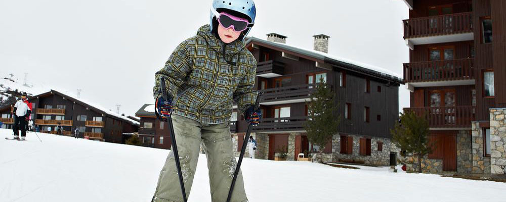 How to differentiate between ski and snowboard jackets