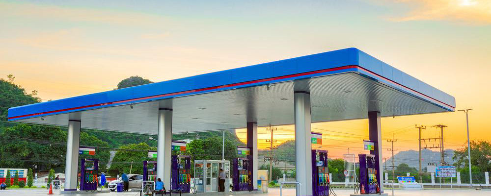 Top 6 gas companies to fill up at your next stop