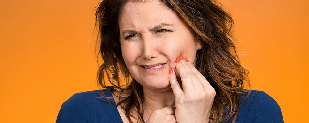 Symptoms and risks associated with mouth and teeth diseases
